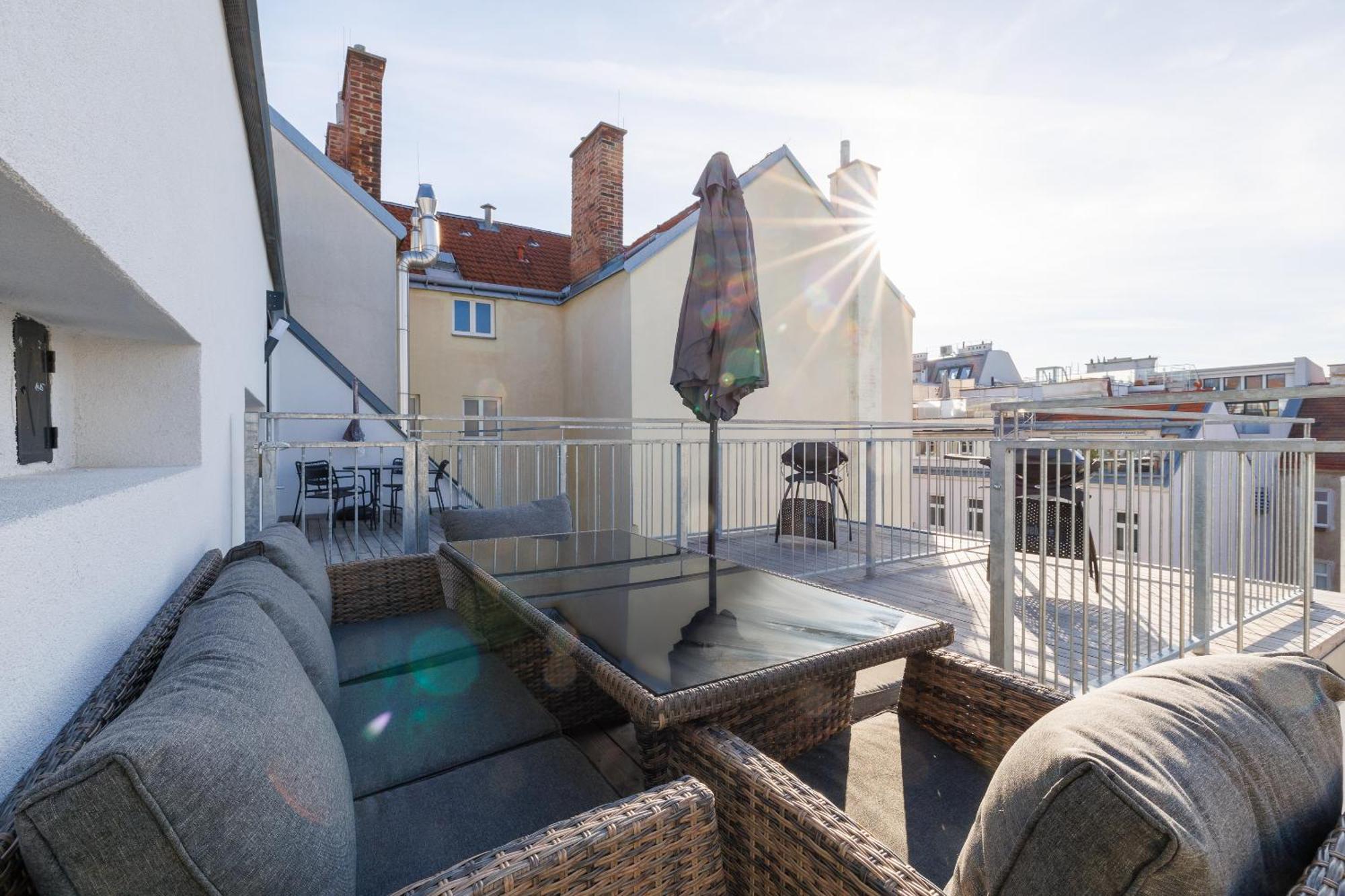 Symphony Apartments 41 - Modern Loft With Terrace And Grill In Central Location Vienne Extérieur photo